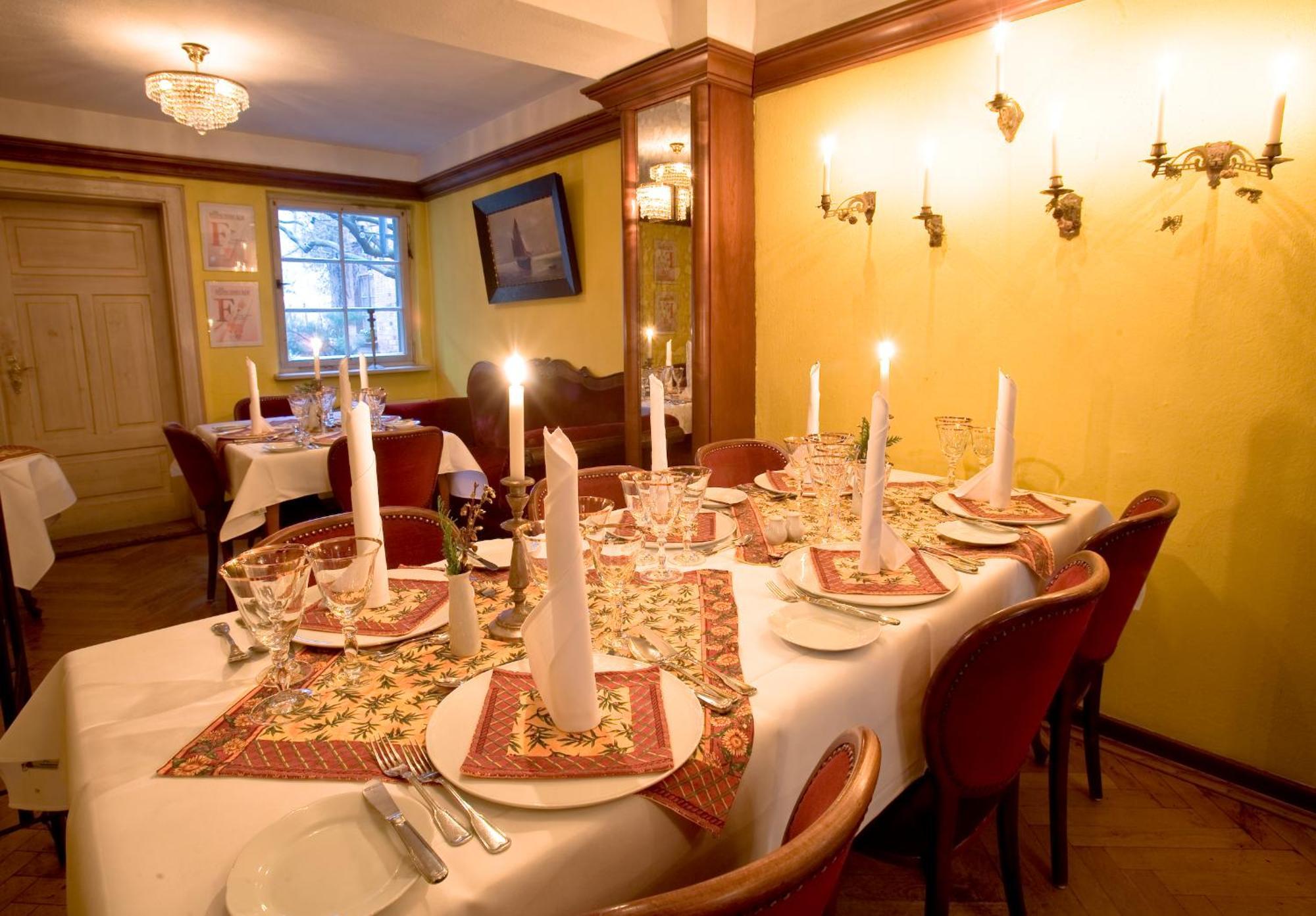 Hotel Reingard Висмар Экстерьер фото